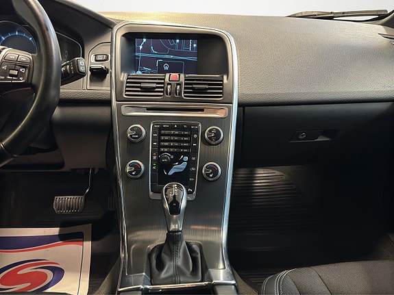 Volvo XC60 17 of 24