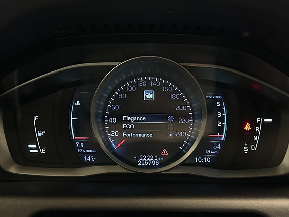 Volvo XC60 16 of 24