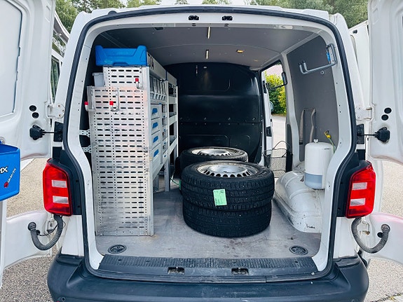 Volkswagen Transporter 9 of 16