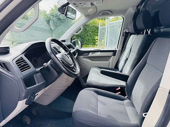 Volkswagen Transporter 10 of 16