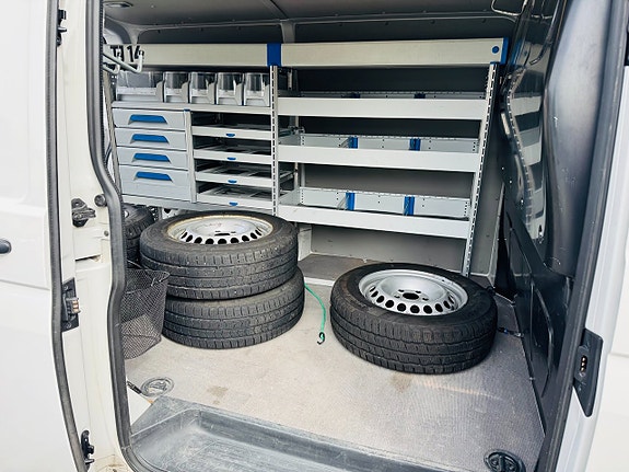 Volkswagen Transporter 8 of 16