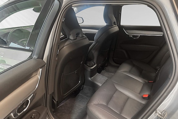 Volvo V90 8 of 26