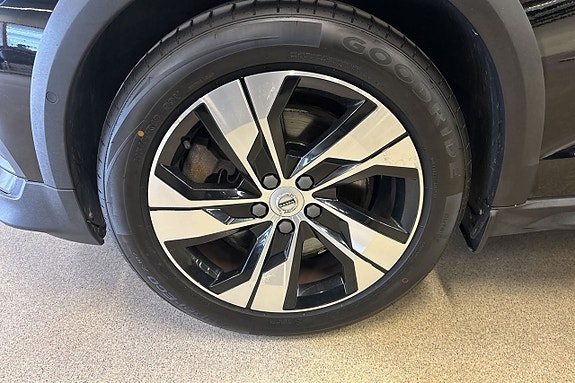 Volvo V60 Cross Country 4 of 21