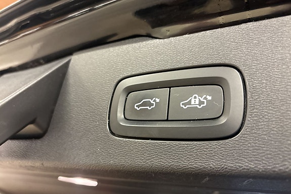 Volvo V60 Cross Country 8 of 21