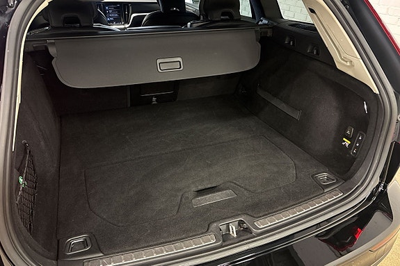 Volvo V60 Cross Country 7 of 21