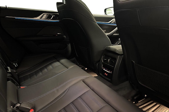 BMW i4 7 of 22