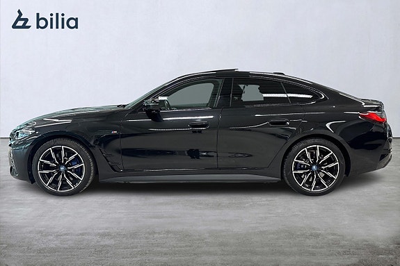 BMW i4 3 of 22