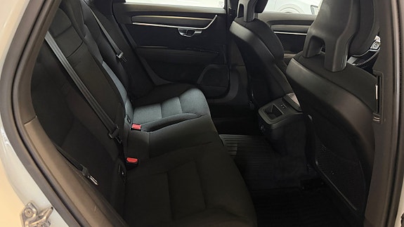 Volvo V90 10 of 20