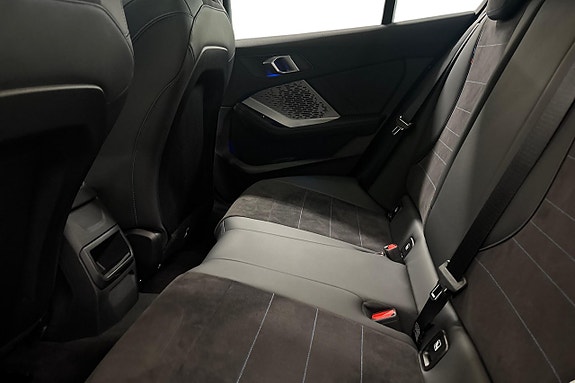 BMW 120 11 of 18