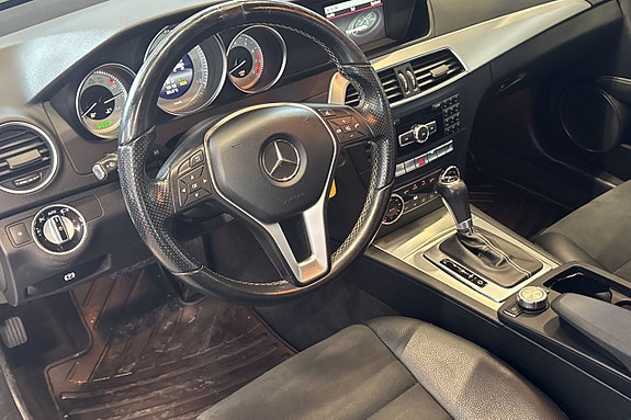 Mercedes-Benz C180 11 of 15
