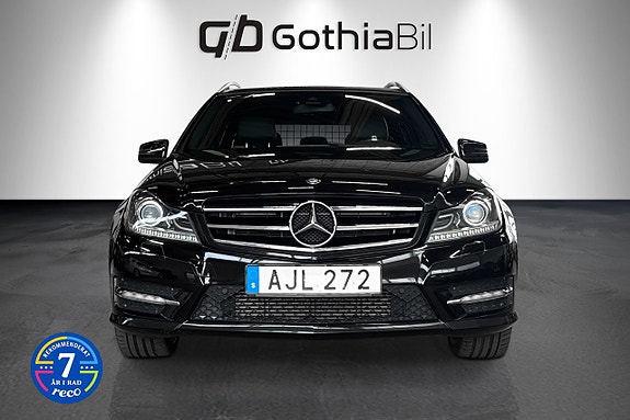 Mercedes-Benz C180 2 of 15