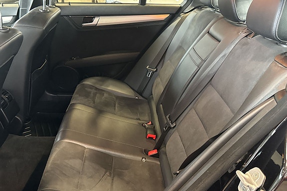 Mercedes-Benz C180 13 of 15