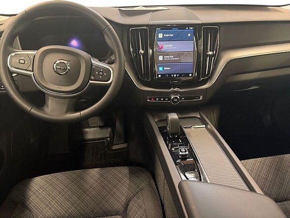 Volvo XC60 8 of 16