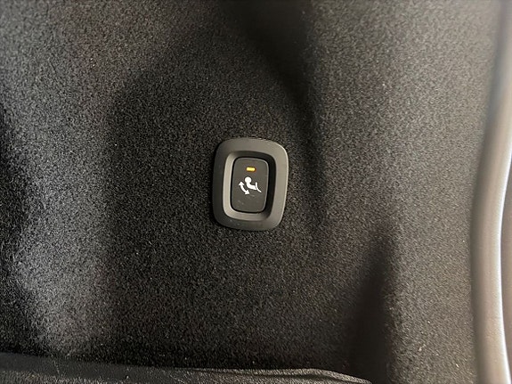 Volvo XC60 14 of 16