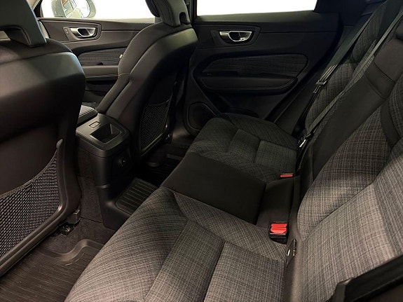 Volvo XC60 9 of 16