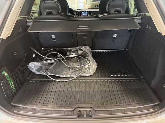 Volvo XC60 5 of 16