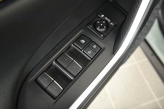 Toyota RAV4 10 of 20