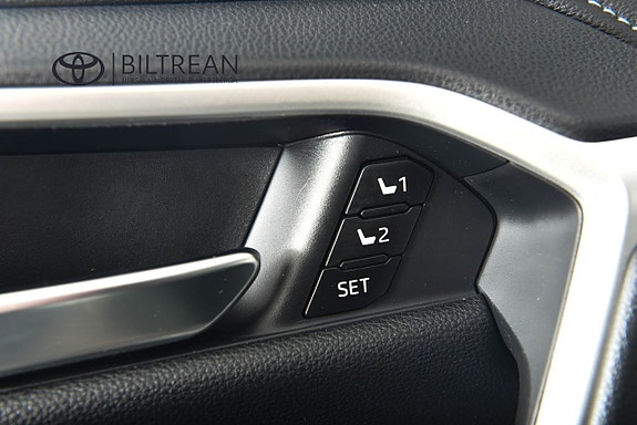 Toyota RAV4 12 of 20