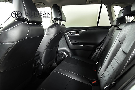 Toyota RAV4 7 of 20