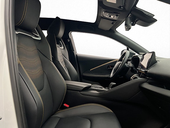 Toyota C-HR 21 of 30
