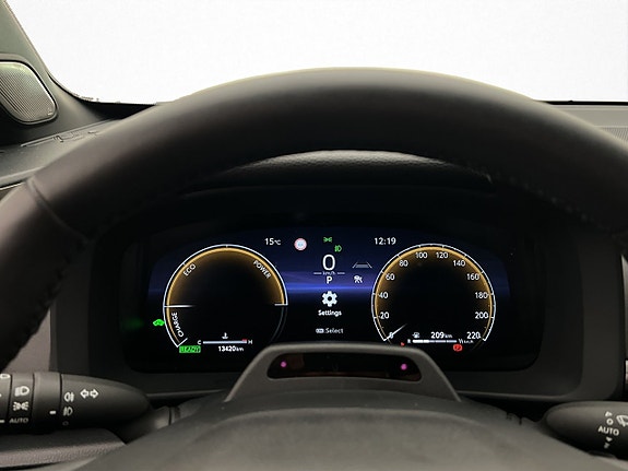 Toyota C-HR 16 of 30