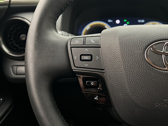 Toyota C-HR 15 of 30