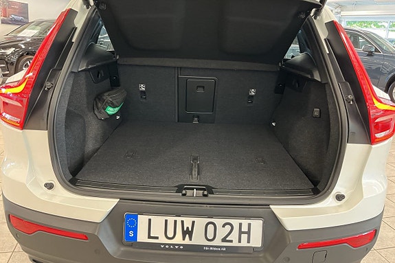 Volvo XC40 7 of 15