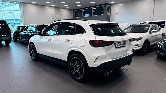 Mercedes-Benz GLA200 5 of 26