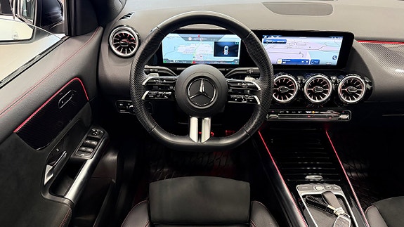 Mercedes-Benz GLA200 15 of 26