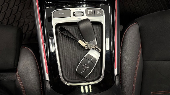 Mercedes-Benz GLA200 25 of 26