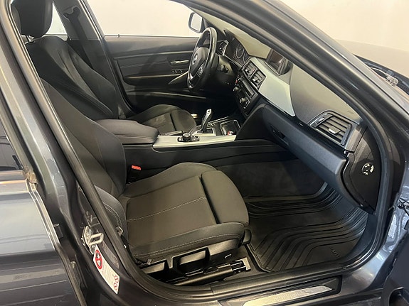 BMW 320d 15 of 21