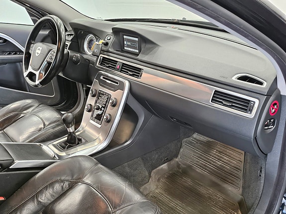 Volvo V70 14 of 25