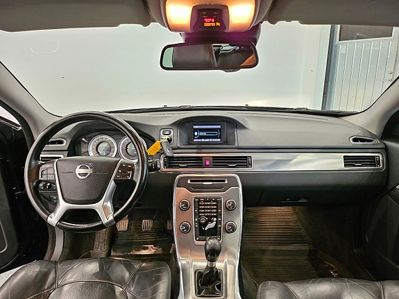 Volvo V70 11 of 25