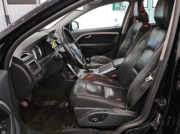 Volvo V70 16 of 25
