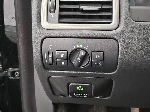Volvo V70 18 of 25
