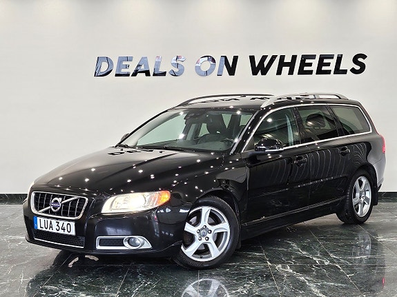 Volvo V70 2 of 25