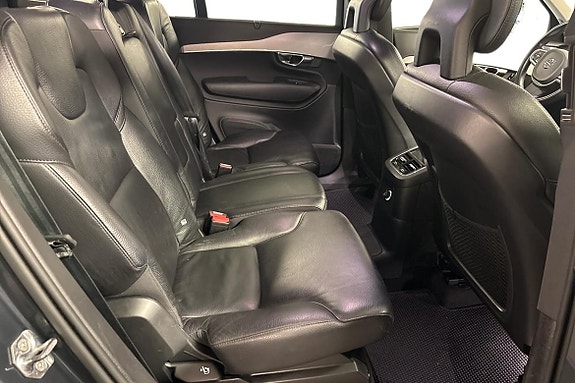 Volvo XC90 11 of 21