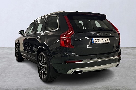 Volvo XC90 4 of 21