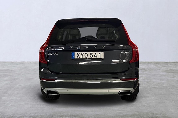 Volvo XC90 5 of 21