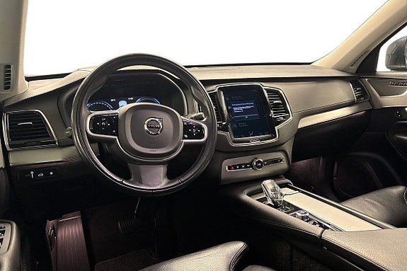 Volvo XC90 8 of 21
