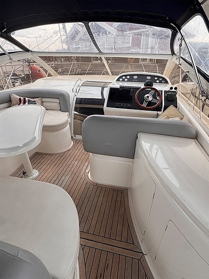 Princess V40 5 of 26