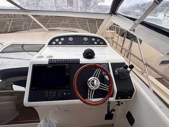 Princess V40 8 of 26