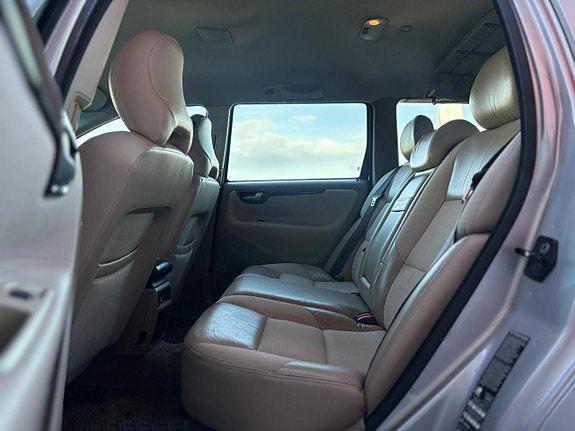 Volvo V70 17 of 18