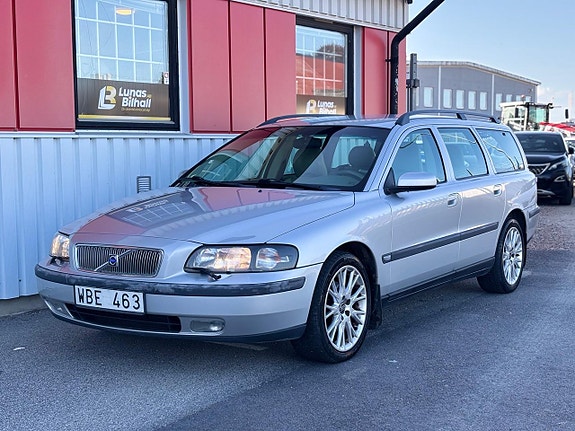 Volvo V70 2 of 18