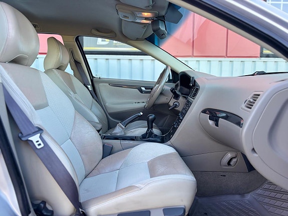 Volvo V70 16 of 18