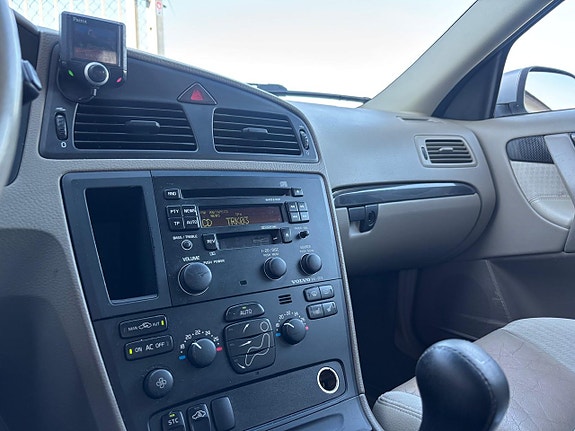 Volvo V70 14 of 18