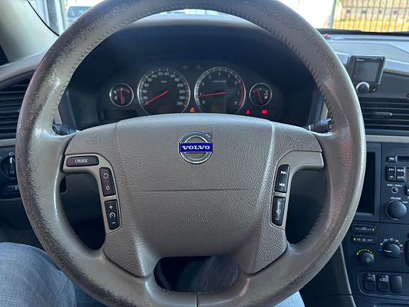 Volvo V70 12 of 18