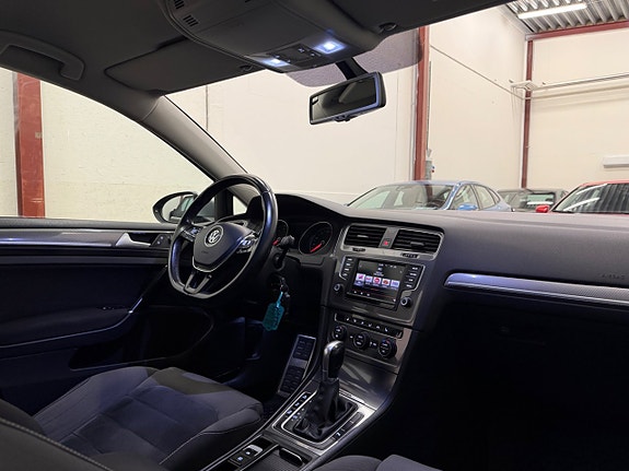 Volkswagen Golf Alltrack 29 of 30