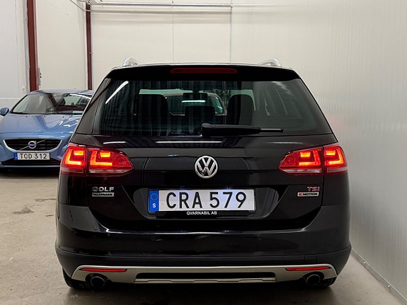 Volkswagen Golf Alltrack 11 of 30