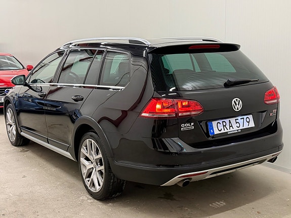 Volkswagen Golf Alltrack 10 of 30